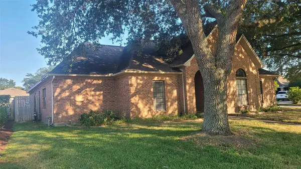 2309 St Patrick Lane, Deer Park, TX 77536