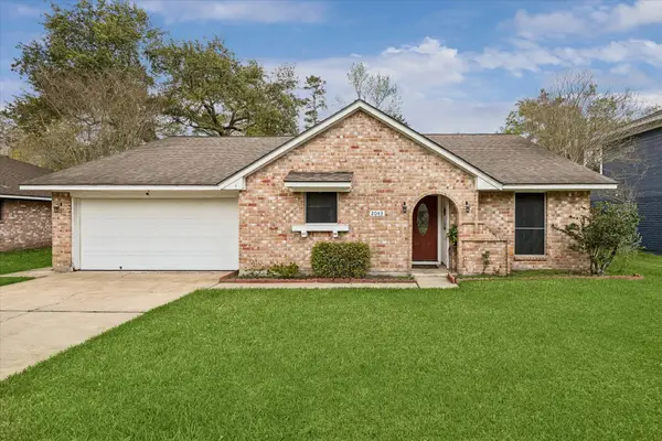 2043 Middle Creek Drive, Houston, TX 77339