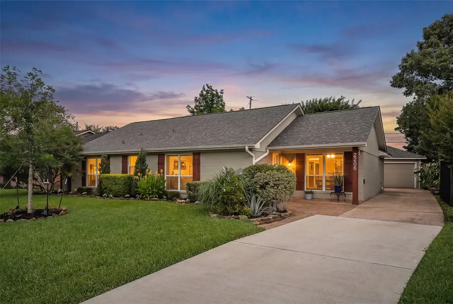 2206 Willowby Drive, Houston, TX 77008 - #2