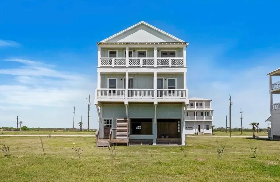 520 Annabelle Drive, Gilchrist, TX 77617 - #2