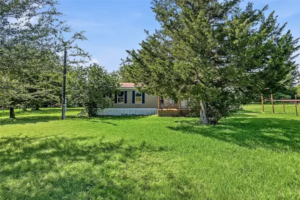 1027 Private Road 4041, Dime Box, TX 77853