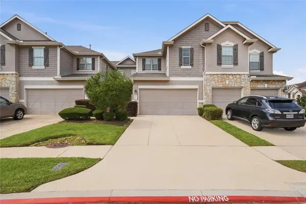 16045 Summerville Lake Drive, Tomball, TX 77377