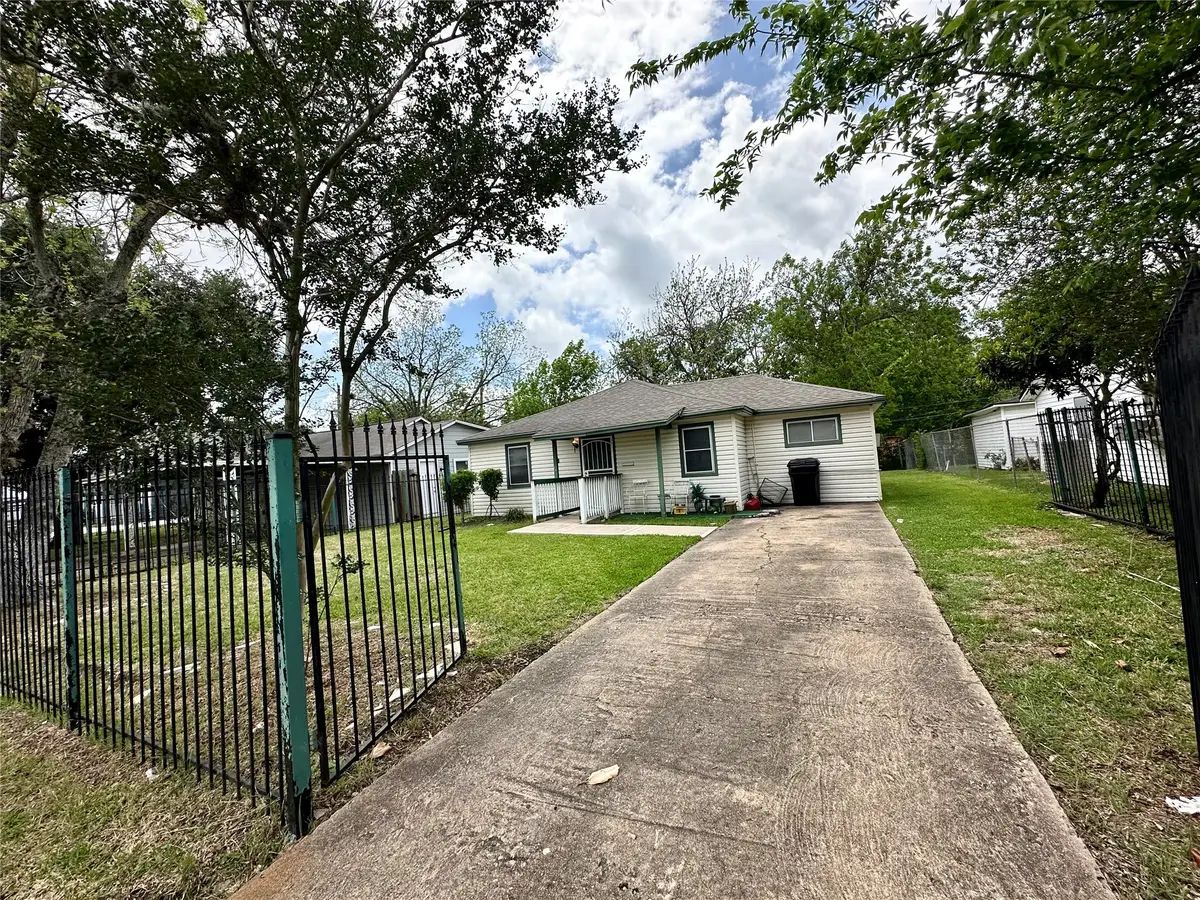 10206 Ashville Drive, Houston, TX 77051 - #1