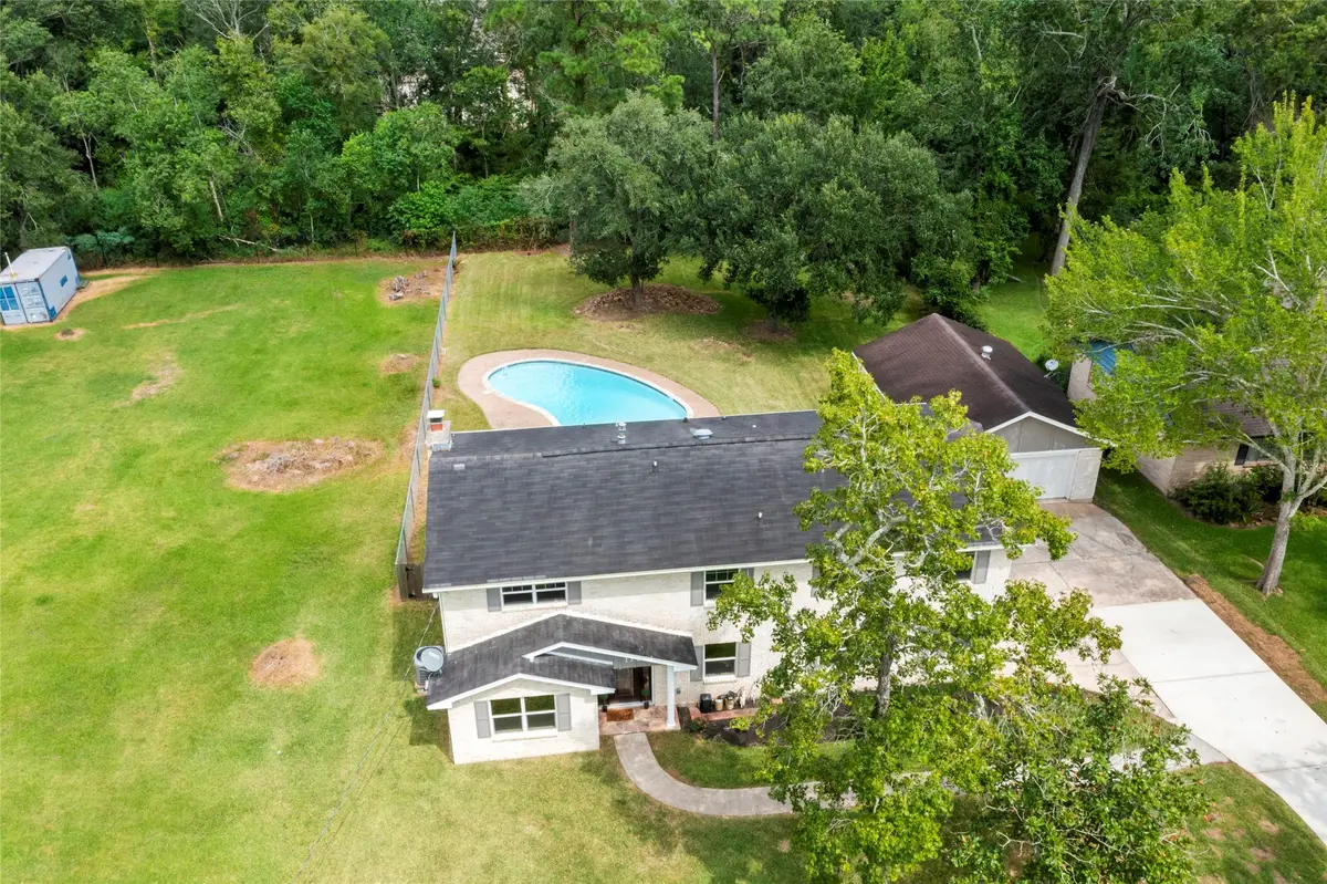 1325 Oak Hollow Drive, Dickinson, TX 77539 - Image #1