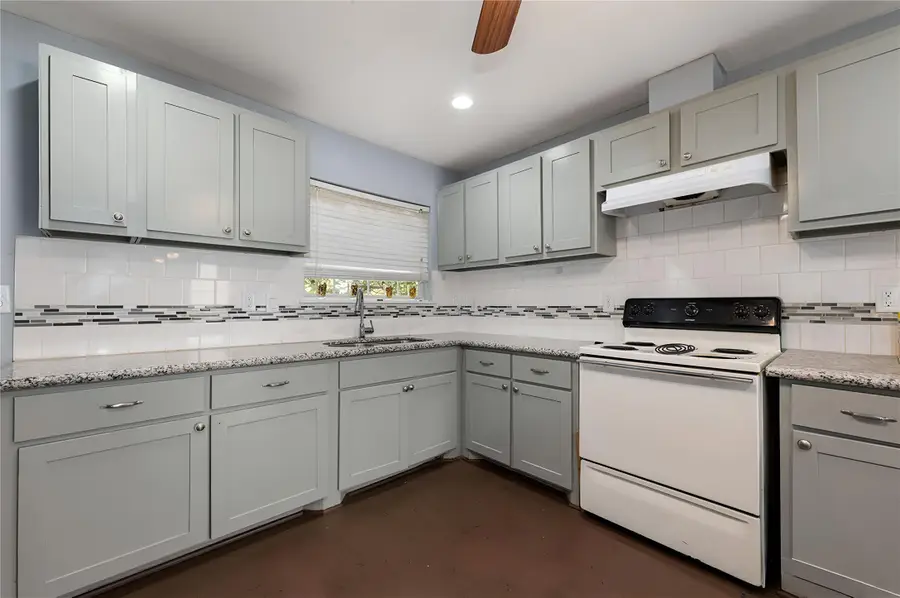 5209 Plum Drive, Houston, TX 77087 - #3