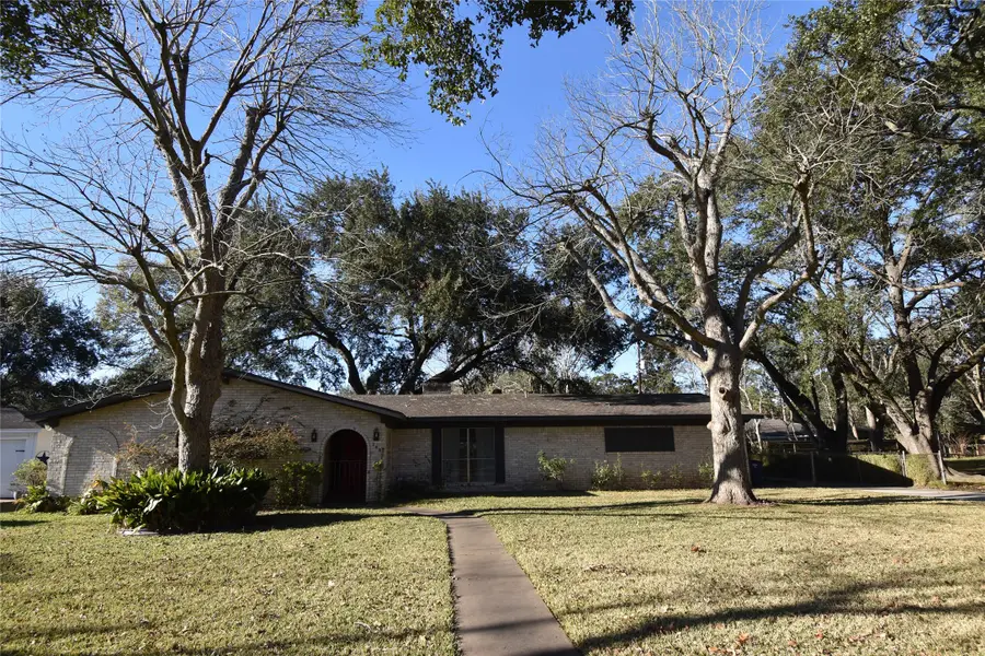 308 Edgewood Street, League City, TX 77573 - Image #2