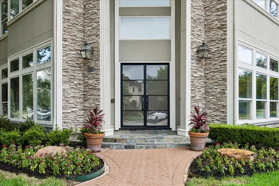 5211 Pocahontas Street, Bellaire, TX 77401 - #2