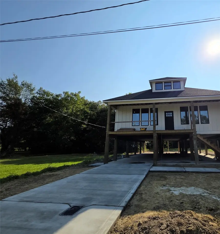 165 Thurman Avenue, Bridge City, TX 77611 - Image #2