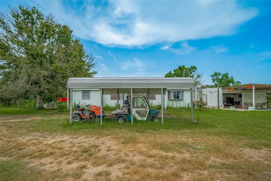 2316 Green Meadows Drive, Sealy, TX 77474 - Image #2