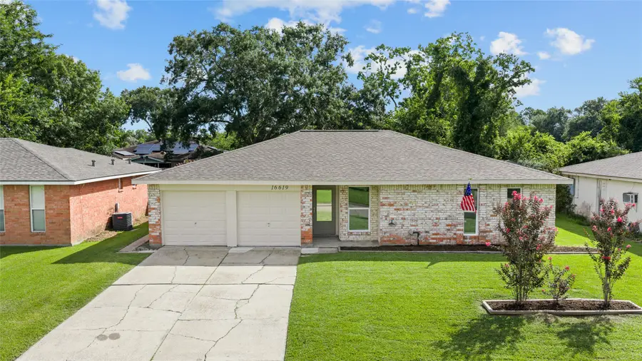 16619 Forest Bend Avenue, Friendswood, TX 77546 - #2