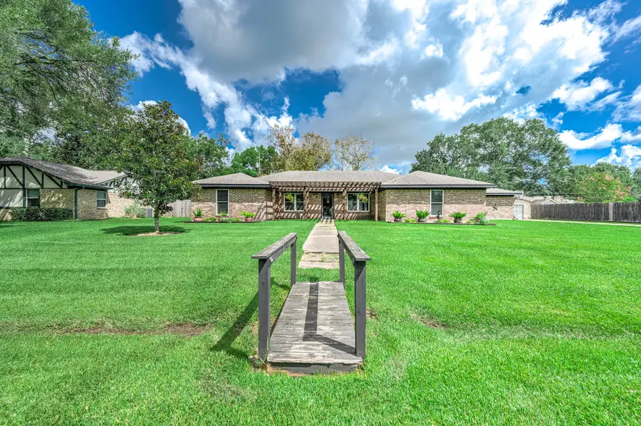 63 E County Road 136, Alvin, TX 77511 - #2