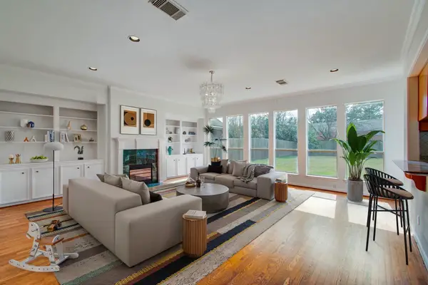 5425 Loch Lomond Drive, Houston, TX 77096