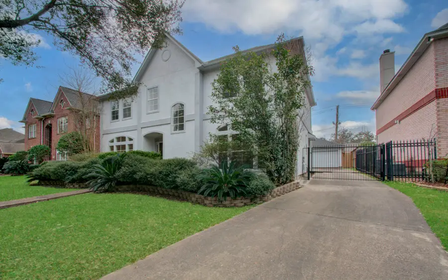 5425 Loch Lomond Drive, Houston, TX 77096 - #3