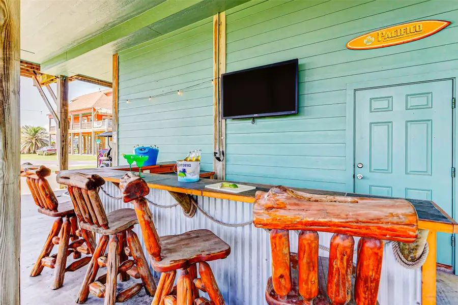 2754 Gulfview Lane, Crystal Beach, TX 77650 - #3