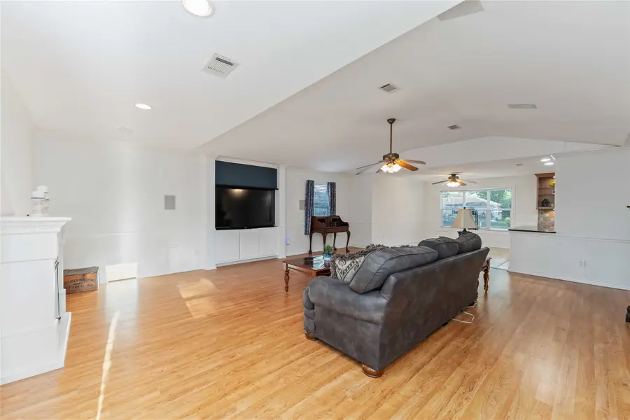 606 Packer Court, Webster, TX 77598 - Image #3