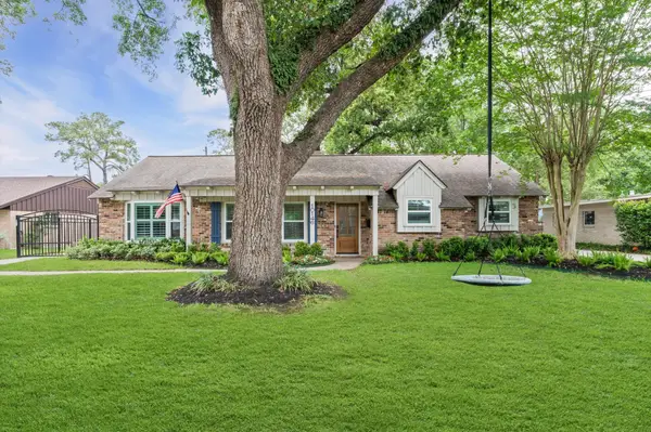 10146 Hanka Drive, Houston, TX 77043