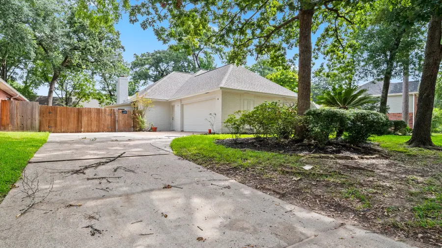 18 Windsor Drive, Conroe, TX 77304 - #3