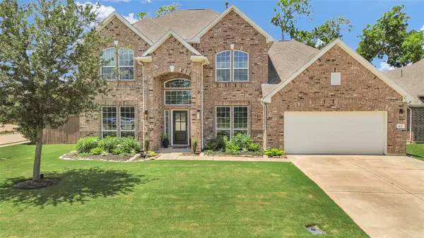 401 Bentwood Way, Clute, TX 77531