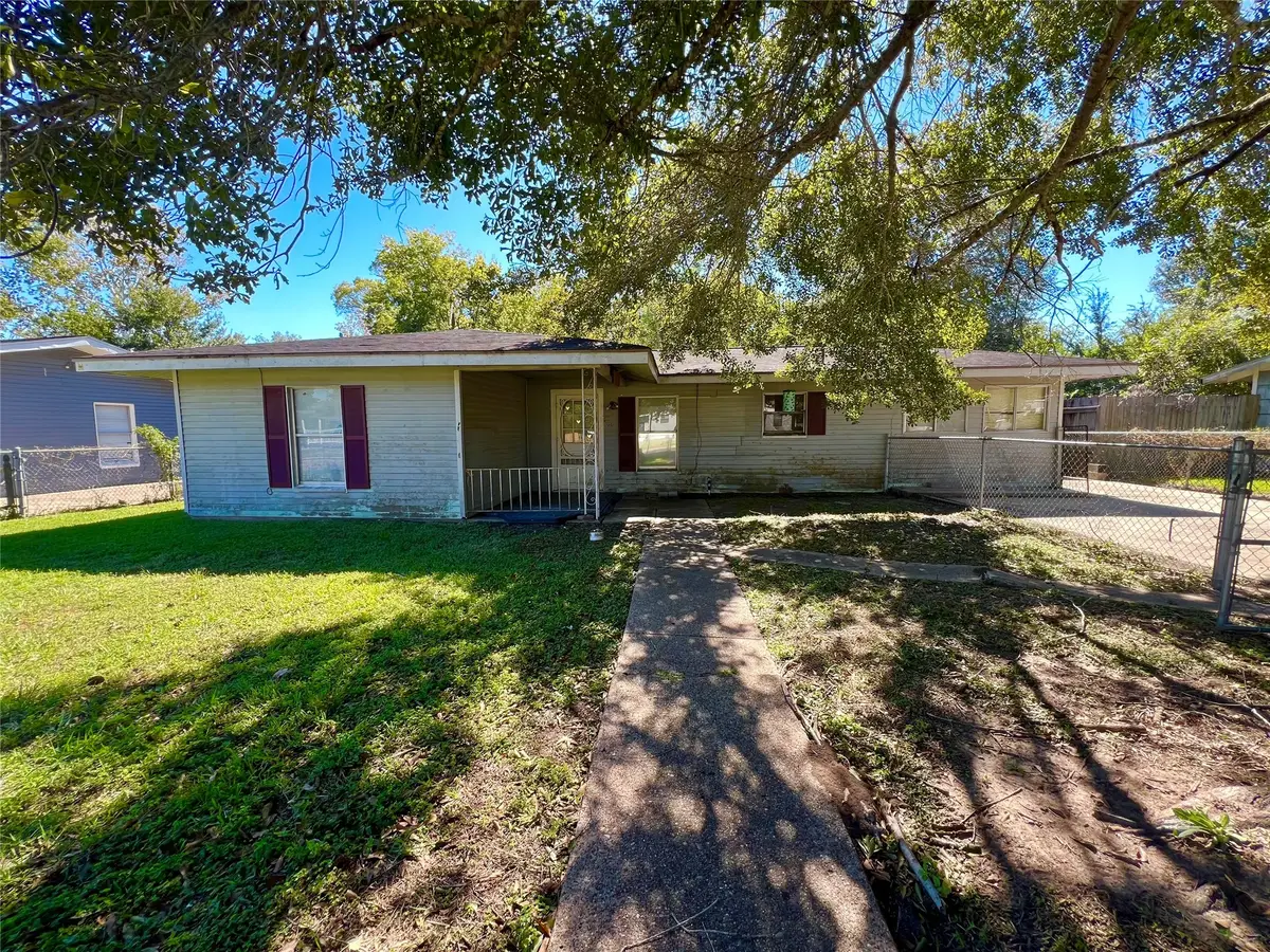 816 E Wilkins Street, Angleton, TX 77515 - Image #1