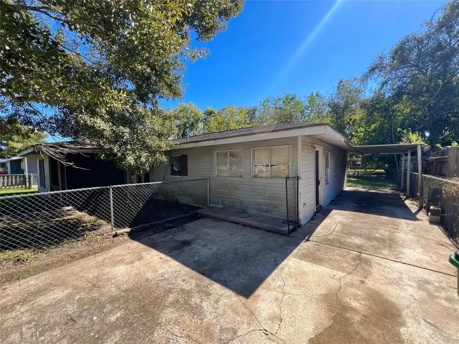 816 E Wilkins Street, Angleton, TX 77515 - Image #3