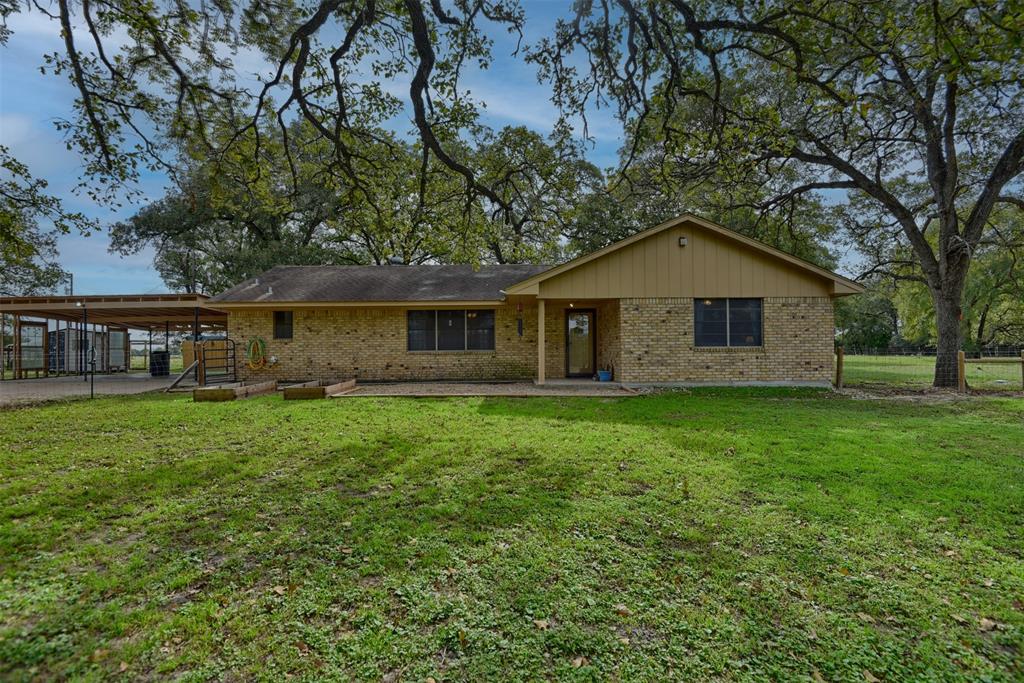 8805 Fm 2780 Burton TX 77835 BHGRE