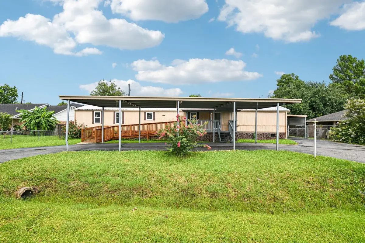 10629 Bois D Arc Street, La Porte, TX 77571 - Image #1