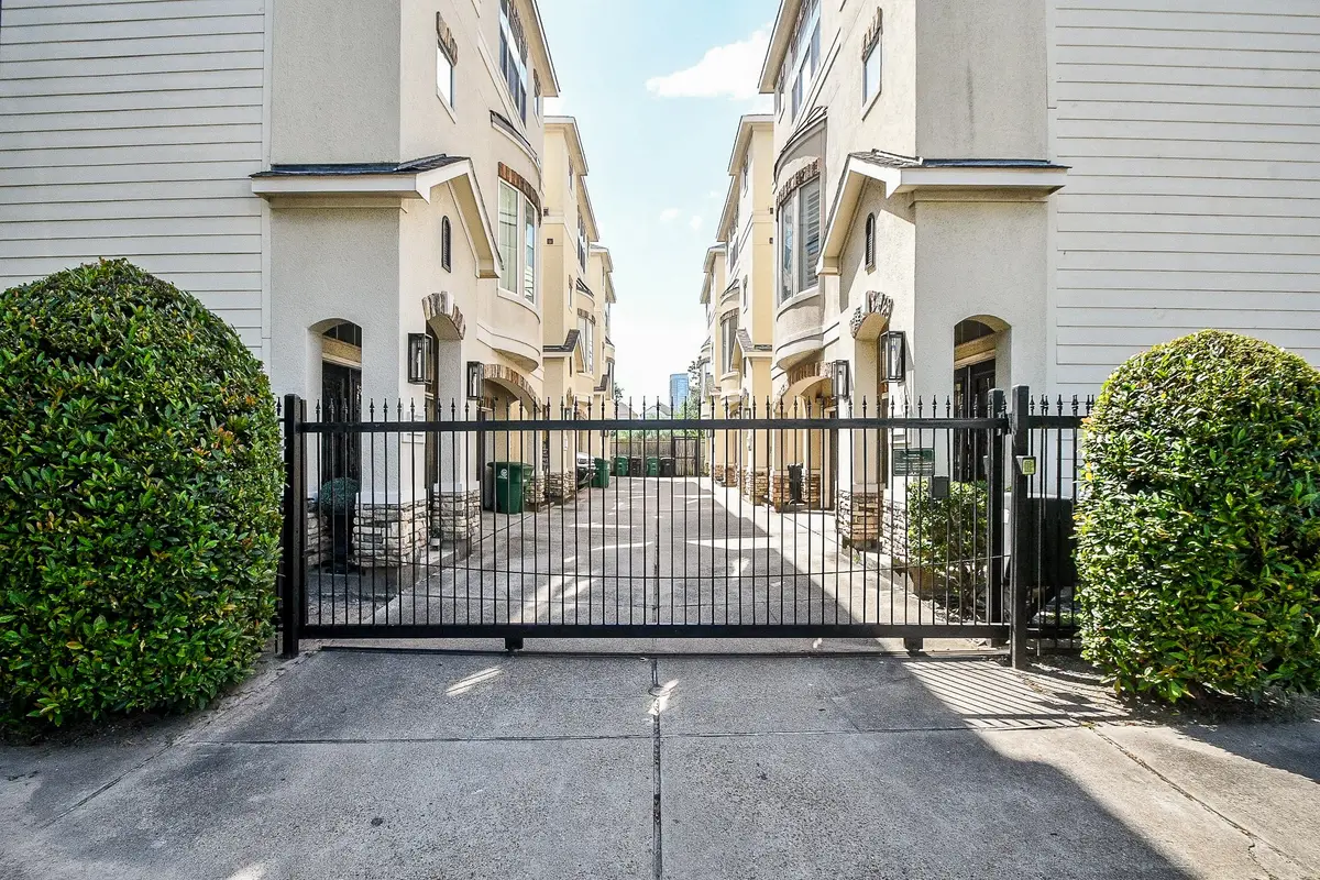 3322 Chenevert Street, Houston, TX 77004 - #1