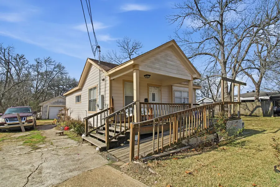 1701 W Humble Street, Baytown, TX 77520 - #2