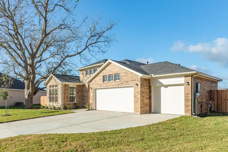 10 Green Meadows Lane, West Columbia, TX 77486 - Image #2