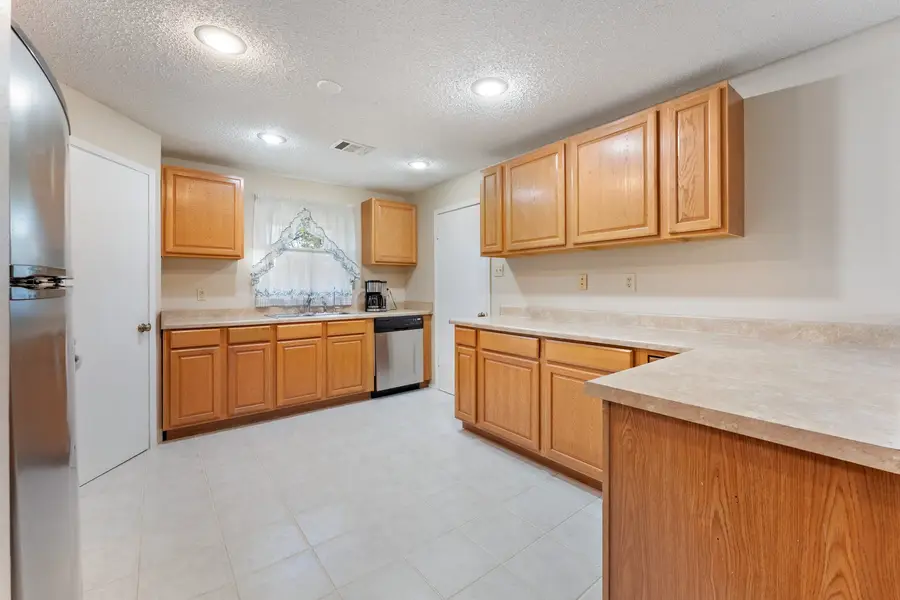 304 Hildred Avenue, Conroe, TX 77303 - Image #3