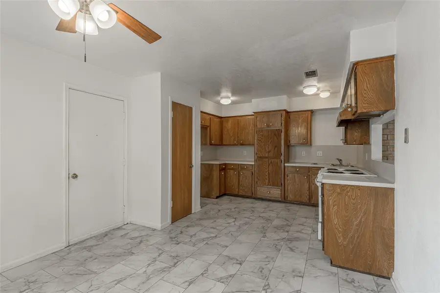 114 Timberline Drive, Huntsville, TX 77320 - #2