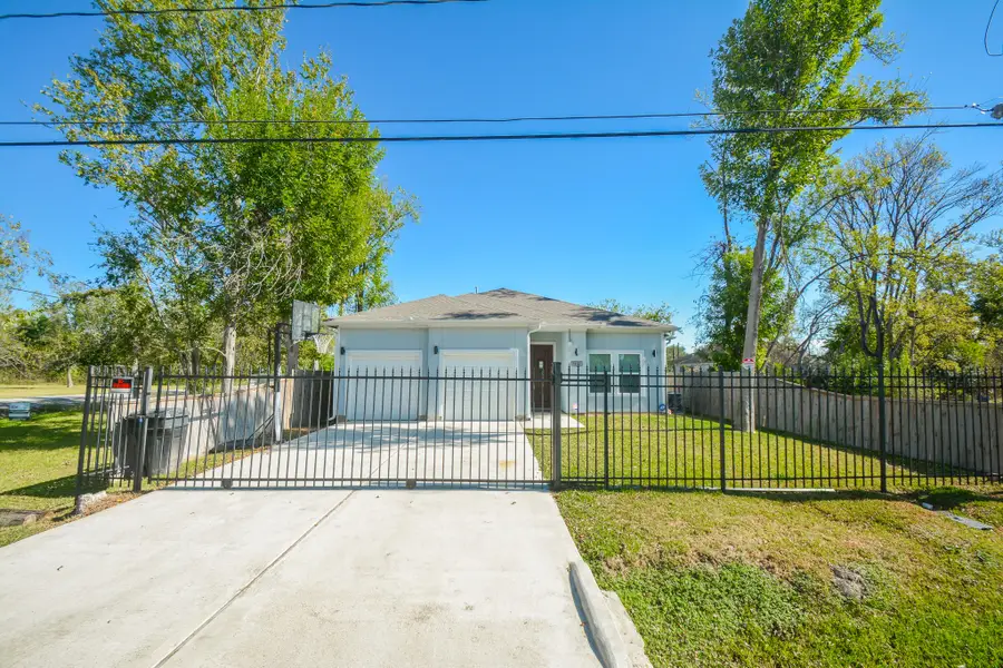 5422 Eastland Street, Houston, TX 77028 - Image #2