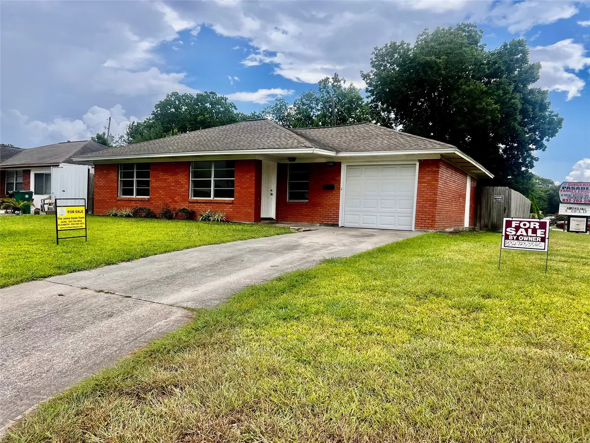 2102 Blueberry Lane, Pasadena, TX 77502 - #1