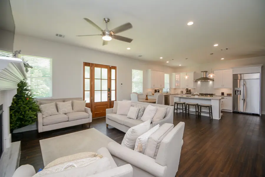 212 Osage Drive, Conroe, TX 77316 - Image #2