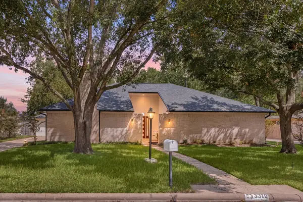 3310 Meadowcreek Drive, Missouri City, TX 77459
