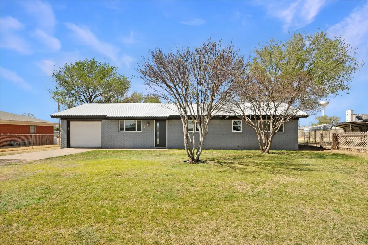 904 Avenue D, Bovina, TX 79009 - #1