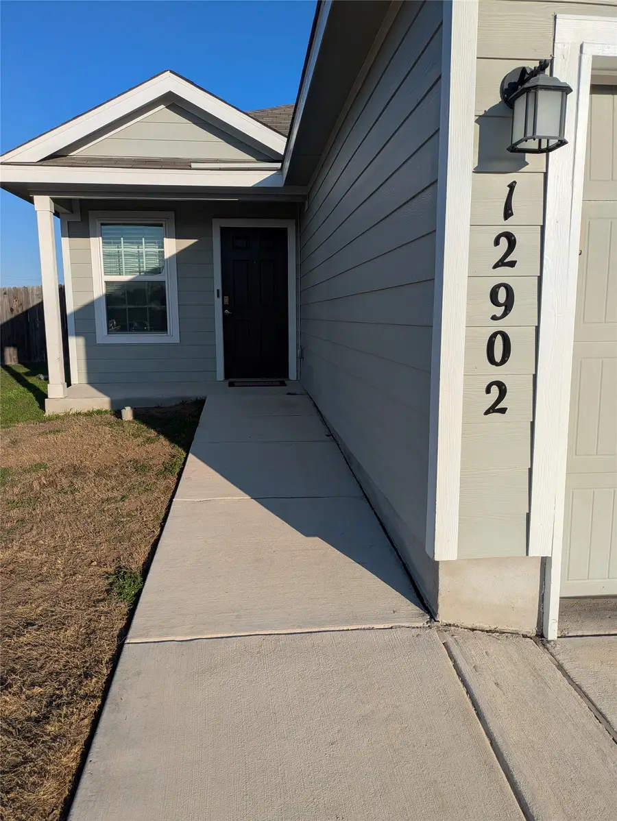 12902 Links Beach, San Antonio, TX 78221 - Image #2