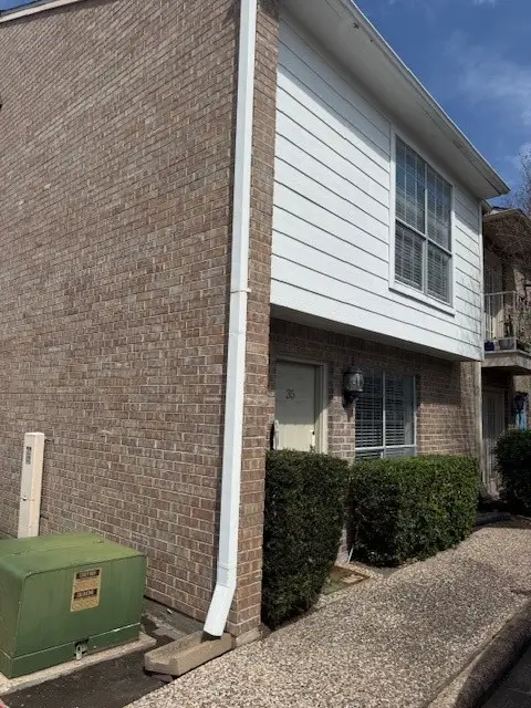 6111 Beverly Hill Street #35, Houston, TX 77057