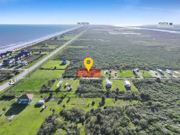 1029 Canal, Gilchrist, TX 77617