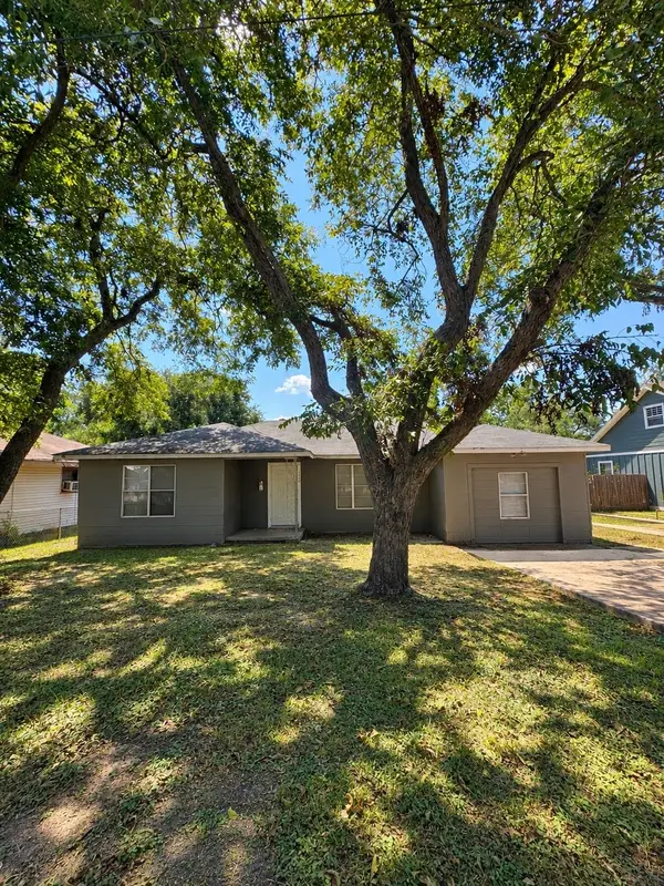 1006 Barnhill, Brenham, TX 77833