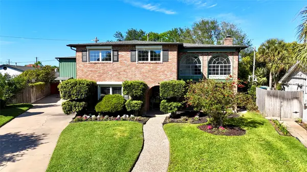 2610 Gerol Court, Galveston, TX 77551