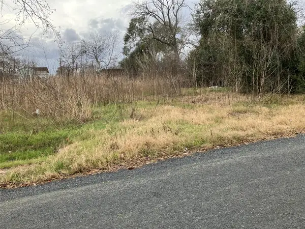 804 Dunlap, El Campo, TX 77437