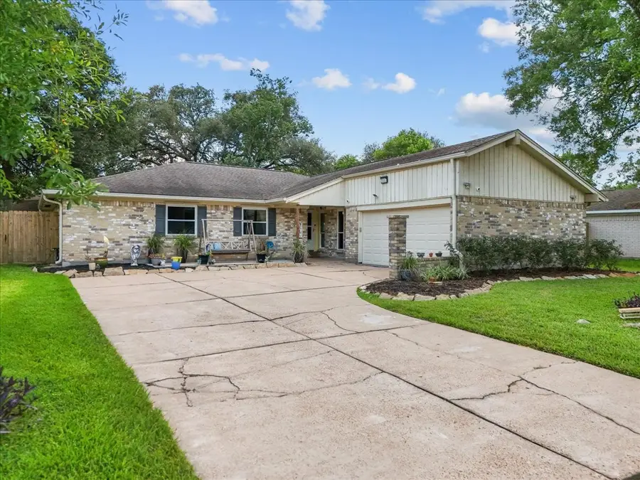16239 Brookford Drive, Houston, TX 77059 - Image #3