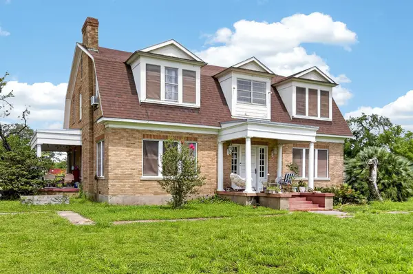 119 E Houston Street, Refugio, TX 78377