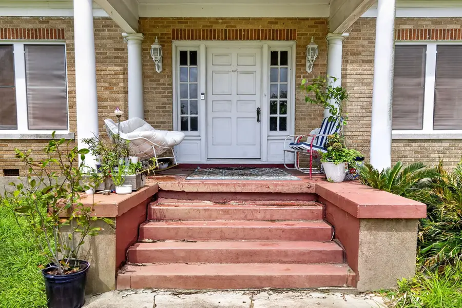 119 E Houston Street, Refugio, TX 78377 - #3