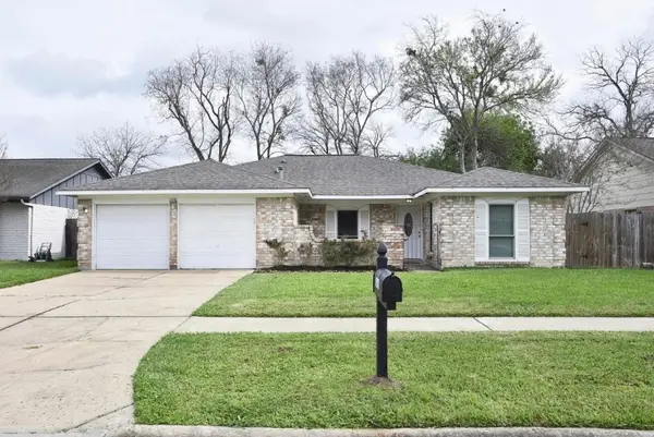 1310 Barrowgate Drive, Sugar Land, TX 77498