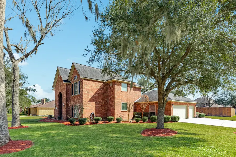 52 Chesswood Court, Lake Jackson, TX 77566 - #2