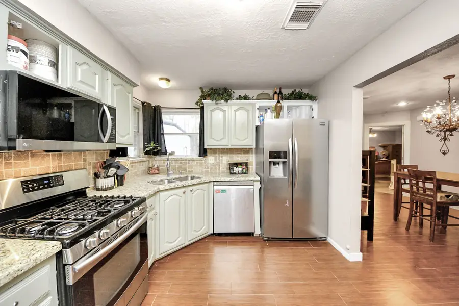 25211 Penguin St, Magnolia, TX 77355 - Image #3