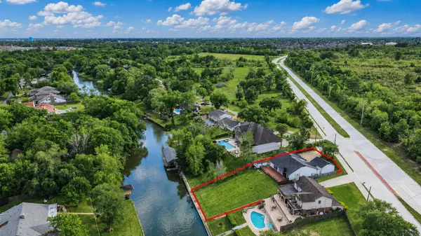 2703 Shady Lane, Webster, TX 77598