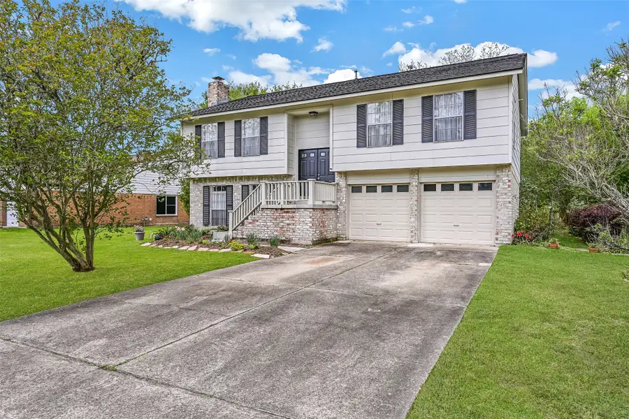 628 E Castle Harbour Drive, Friendswood, TX 77546 - #2